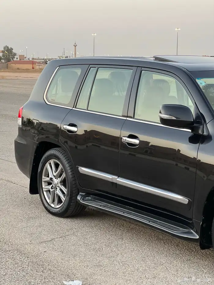 لكزس LX570 2012 DD 18