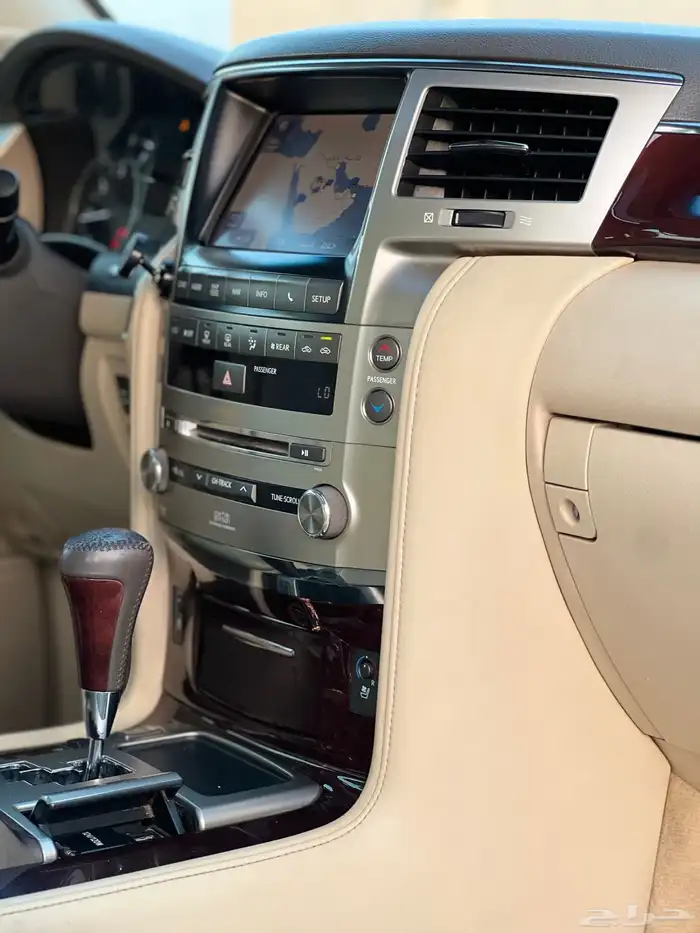 لكزس LX570 2012 DD 48