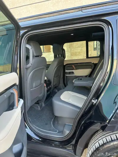 ديفندر V6 2023 اكس 31