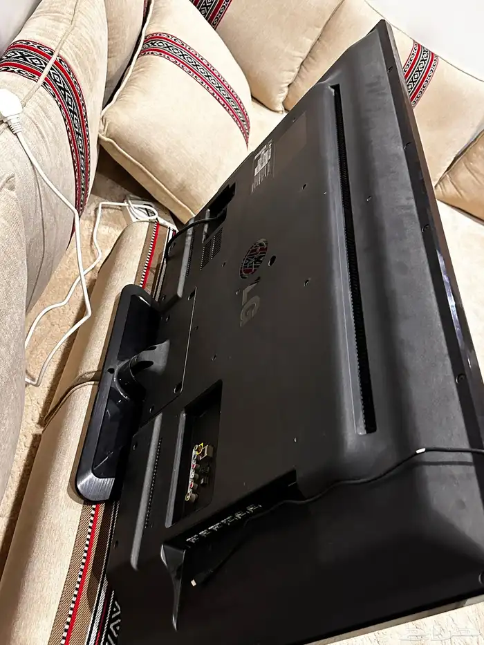 شاشه LG نظيفه جدا جدا على السوم 2