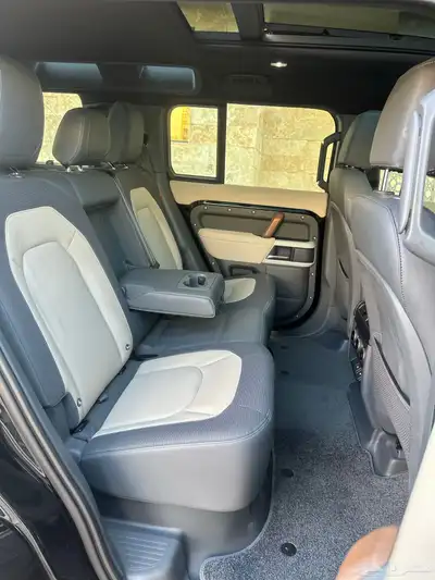 ديفندر V6 2023 اكس 44