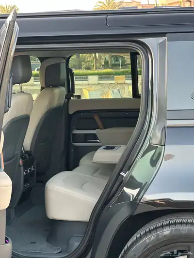 ديفندر HSE 2023 V6 38