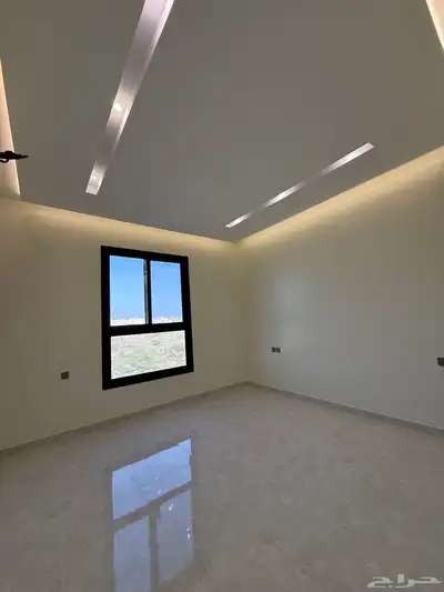 للبيع روف علوي مدخل سياره8غرف شمال الخميس الثمانين بسعر620 28