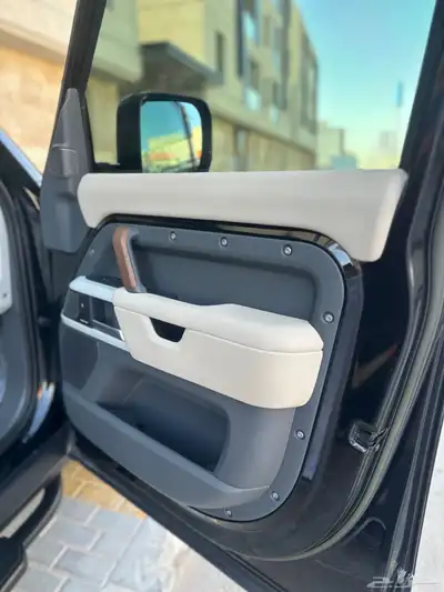 ديفندر V6 2023 اكس 51
