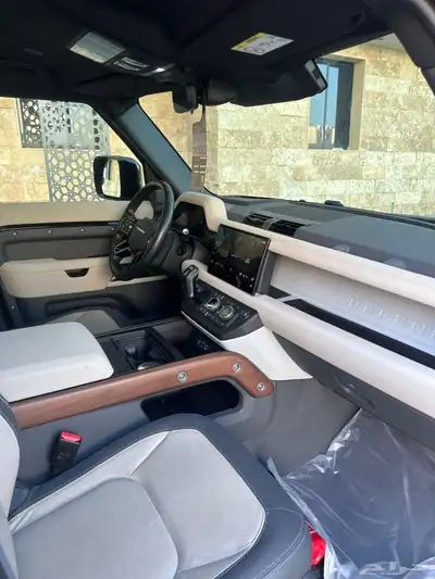 ديفندر V6 2023 اكس 53