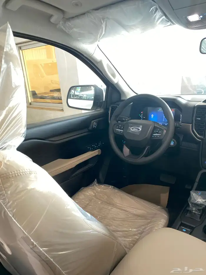 ايفرست فورد بنزين جديد اصفار 2025 XLS 9