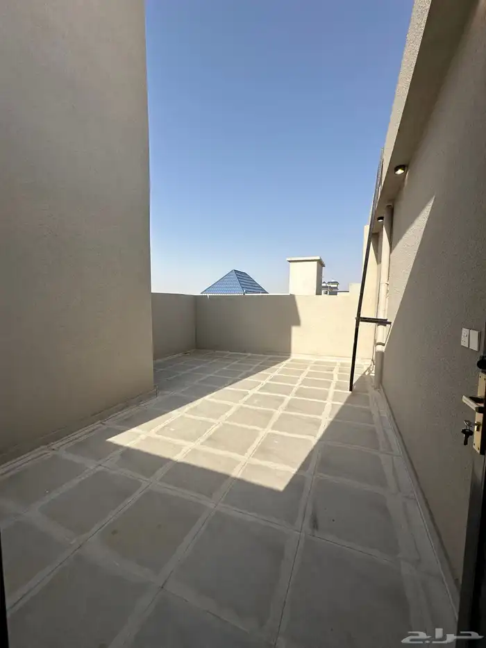 للبيع روف علوى وملحق تشطيب ممتاز قرب مطار ابها 34