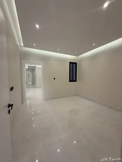 للبيع شقه ارضيه 6غرف مدخل سياره بسعر 480 الف احد رفيده 7