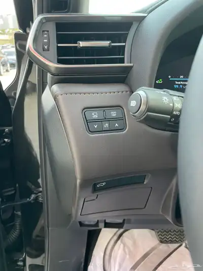 لكزس 2025 LX600BBخليجي داخلي اوف ويت(بنزين)6سلندر 12