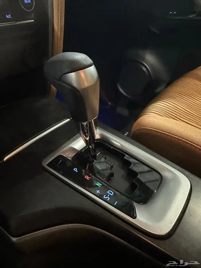 فورتشنر بنزين 6 سلندر VX 1 العداد 7900 كيلو موديل 2021 16