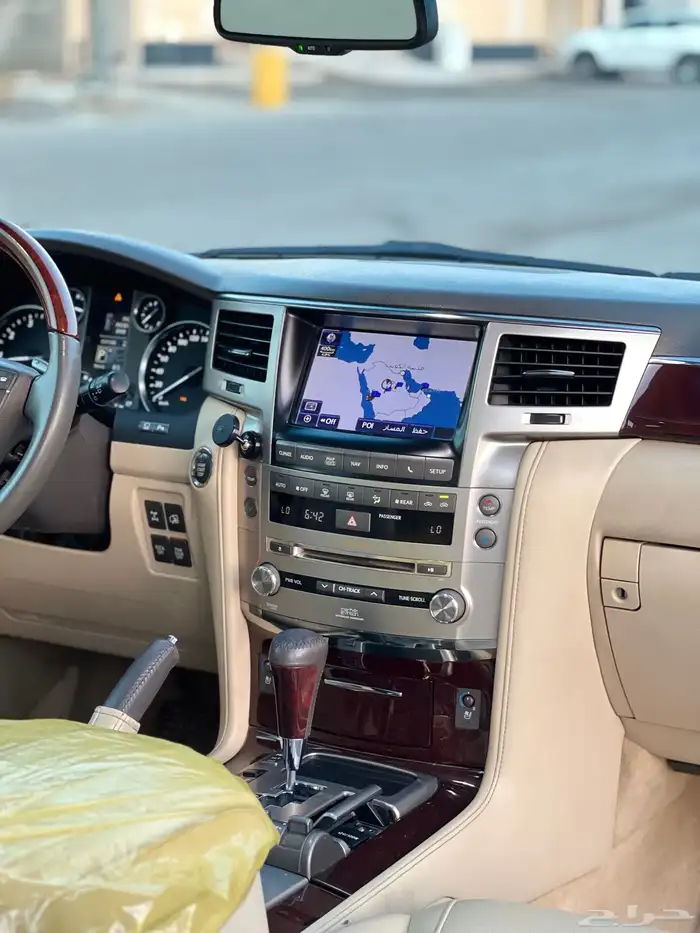 لكزس LX570 2012 DD 61
