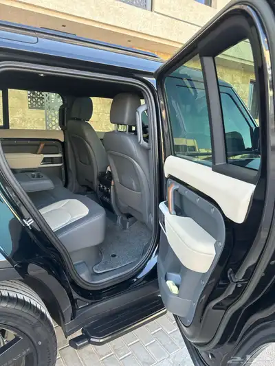ديفندر V6 2023 اكس 45