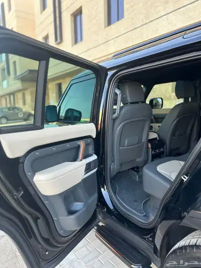 ديفندر V6 2023 اكس 32