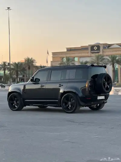 ديفندر HSE 2023 V6 13