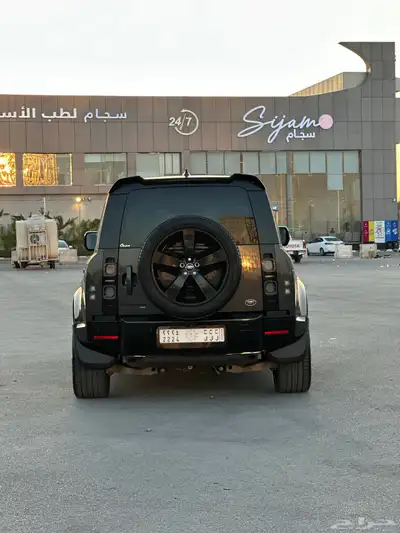 ديفندر HSE 2023 V6 10