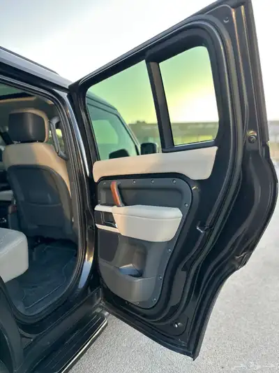 ديفندر HSE 2023 V6 46