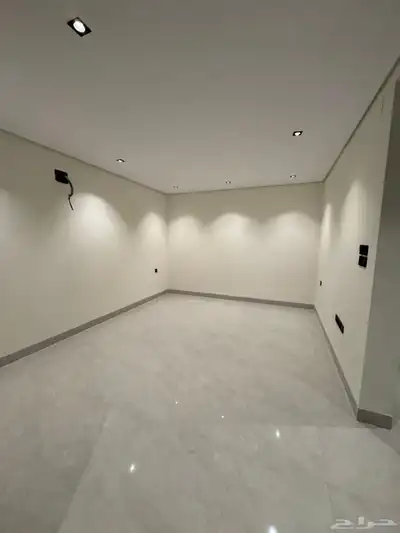 للبيع بمدينه أبها شقق تمليك علوي طريق السوده حي الاطلاله 12