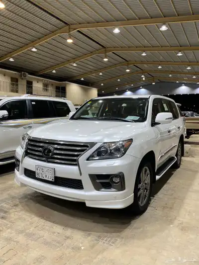 للبيع لكزس LX570DD فل كامل 2014 عبداللطيف عداد قليل 89 الف 0