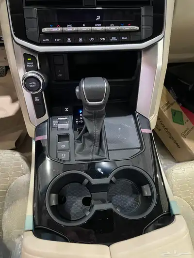 تويوتا لاند كروزر GXR2025 نص فل خليجي (بنزين)3.5L 16