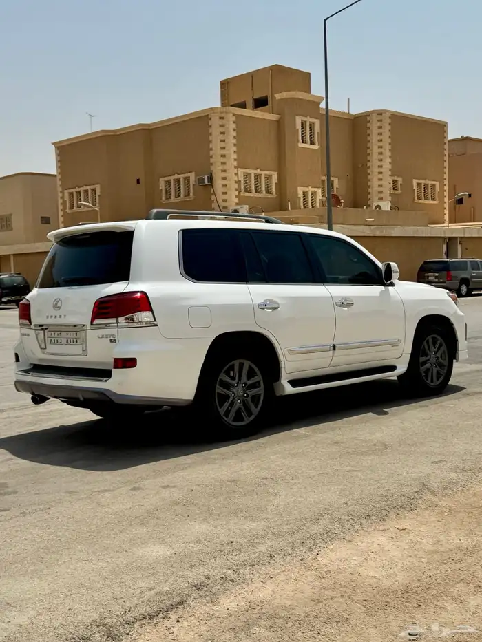 لكزس LX570 سبورت 2015 3