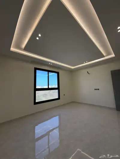للبيع روف علوي مدخل سياره8غرف شمال الخميس الثمانين بسعر620 29