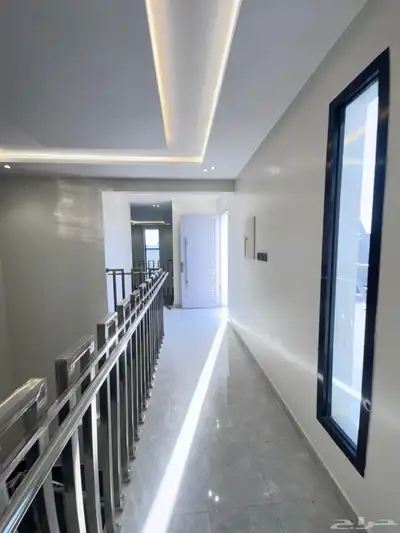 للبيع روف علوي مدخل سياره8غرف شمال الخميس الثمانين بسعر620 23