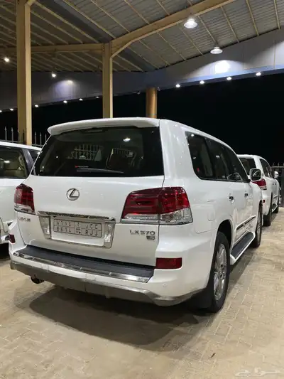 للبيع لكزس LX570DD فل كامل 2014 عبداللطيف عداد قليل 89 الف 8