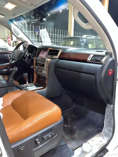 للبيع لكزس LX570DD فل كامل 2014 عبداللطيف عداد قليل 89 الف 15