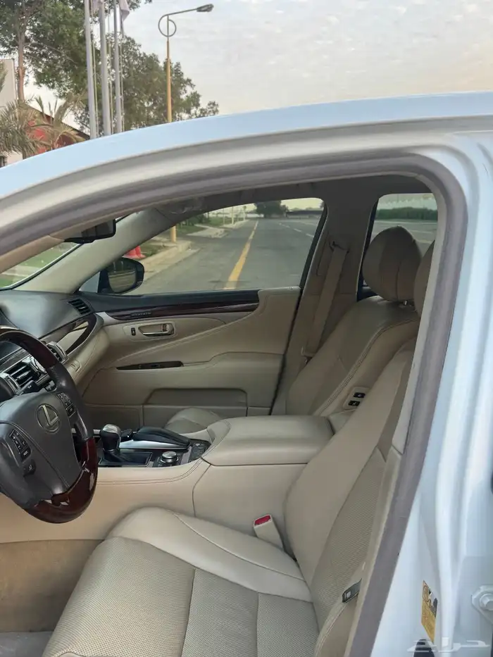 لكزس LS460 2015 11