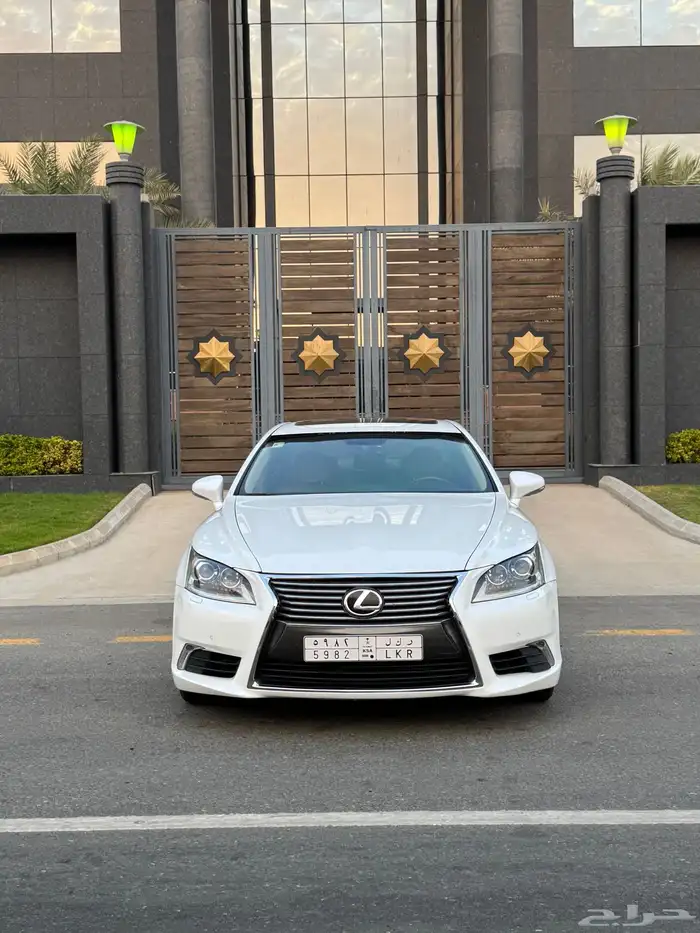 لكزس LS460 2015 3