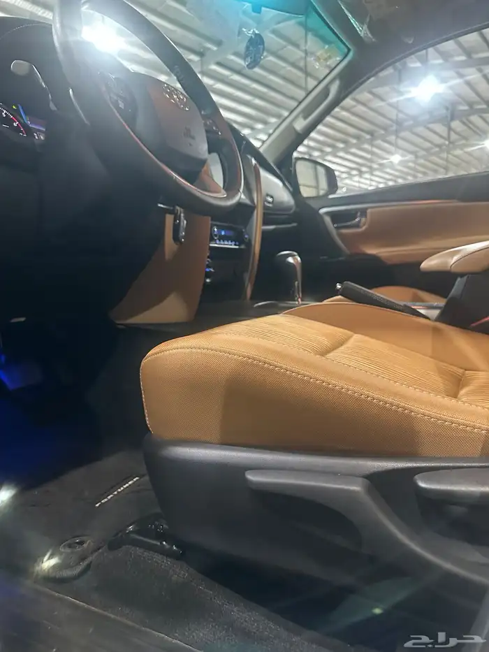 فورتشنر بنزين 6 سلندر VX 1 العداد 7900 كيلو موديل 2021 20