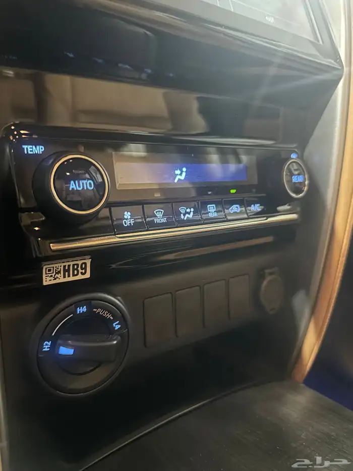 فورتشنر بنزين 6 سلندر VX 1 العداد 7900 كيلو موديل 2021 15