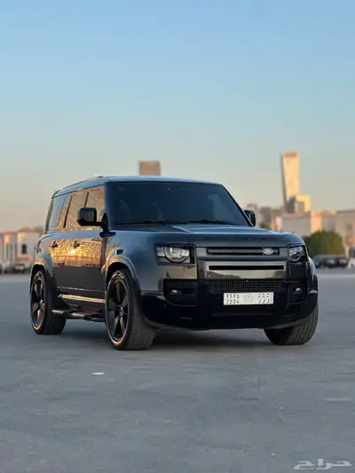 ديفندر HSE 2023 V6 2