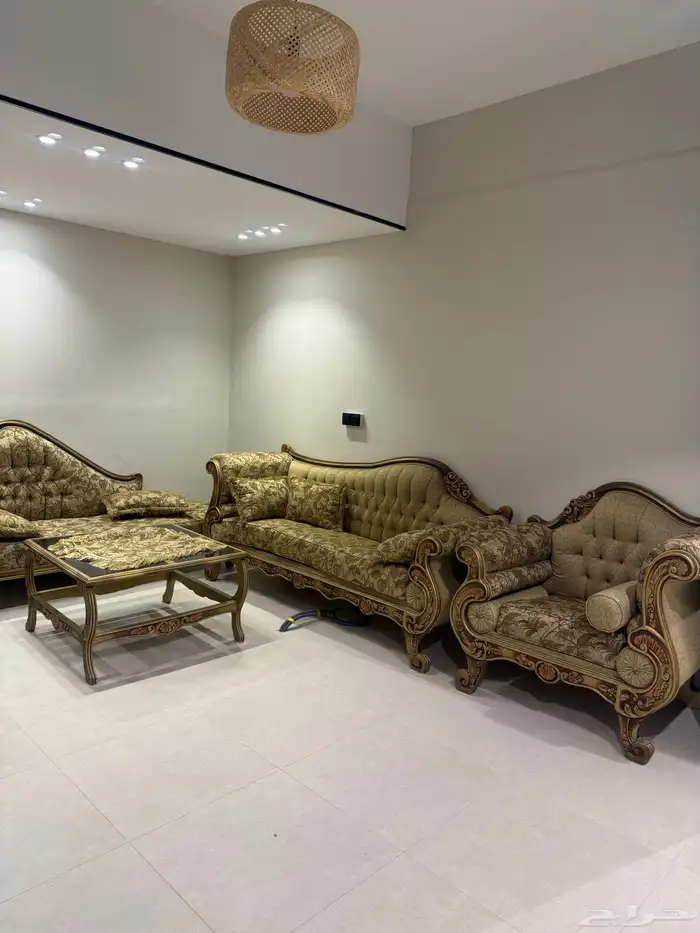 طقم كنب شبه جديد 3