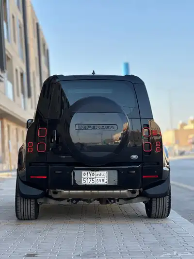 ديفندر V6 2023 اكس 11