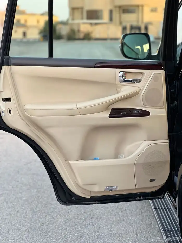 لكزس LX570 2012 DD 28