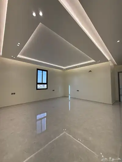 للبيع روف علوي مدخل سياره8غرف شمال الخميس الثمانين بسعر620 22