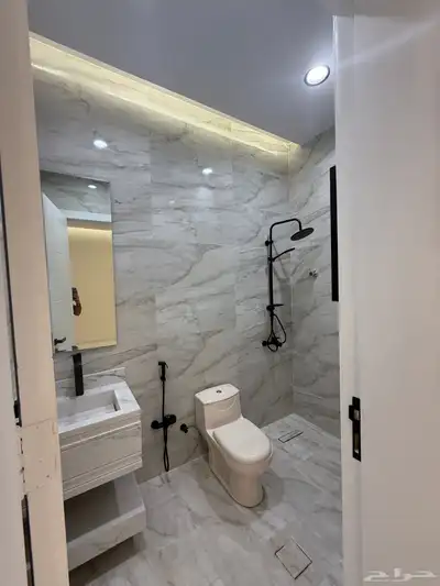 للبيع شقه ارضيه 6غرف مدخل سياره بسعر 480 الف احد رفيده 15