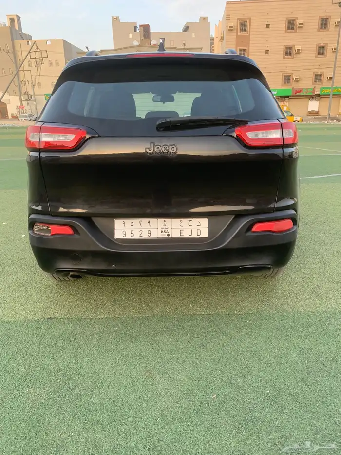 جيب شيروكي تريل هوك 2016 13