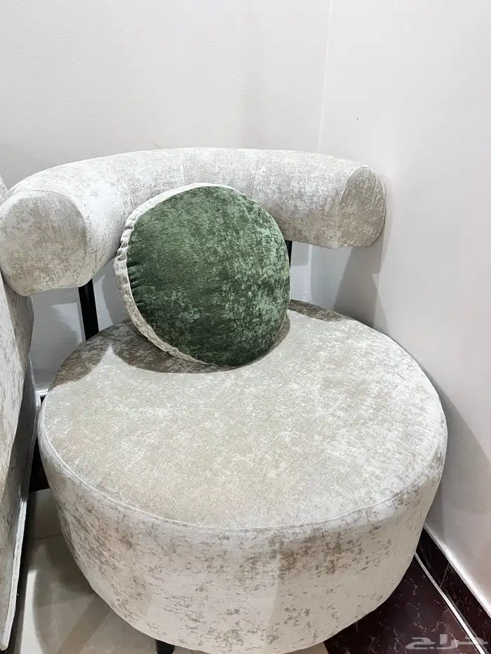 كنب جديد مميز جميل طوله حوالي مترين 1