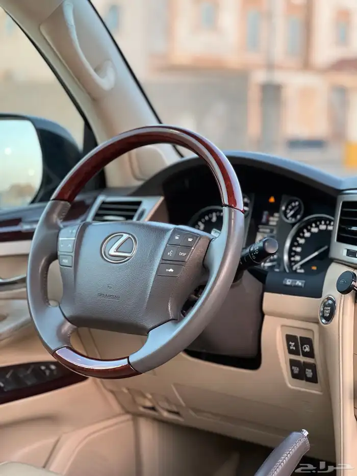 لكزس LX570 2012 DD 63