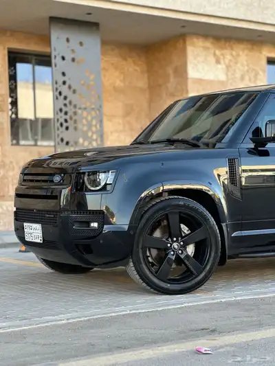 ديفندر V6 2023 اكس 30