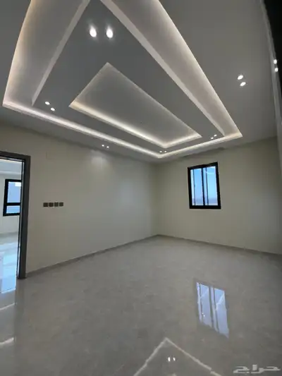 للبيع روف علوي مدخل سياره8غرف شمال الخميس الثمانين بسعر620 20