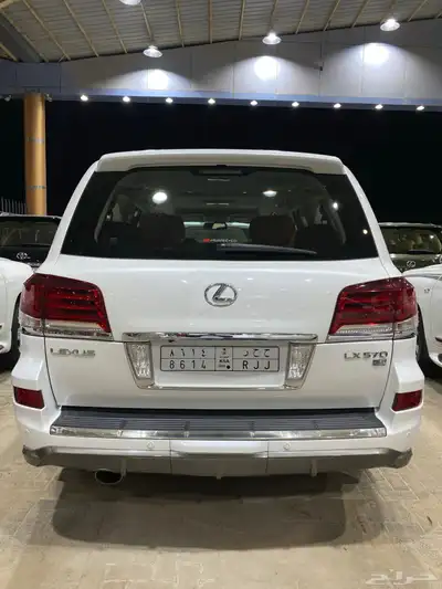 للبيع لكزس LX570DD فل كامل 2014 عبداللطيف عداد قليل 89 الف 5