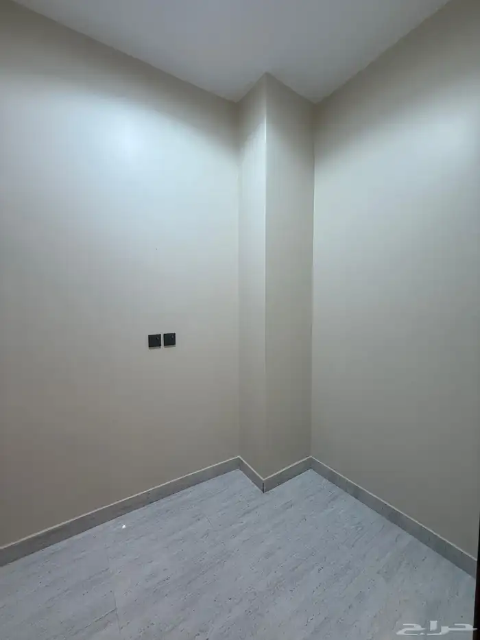 للبيع شقق ارضيه وعلويه بموقع مميز بالمحاله حي الزهور 28