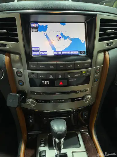 للبيع لكزس LX570DD فل كامل 2014 عبداللطيف عداد قليل 89 الف 20