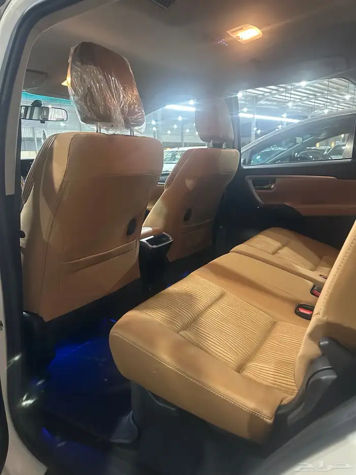 فورتشنر بنزين 6 سلندر VX 1 العداد 7900 كيلو موديل 2021 10
