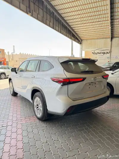 تويوتا هايلاندر GLE هايبرد 2025 3