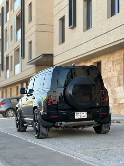 ديفندر V6 2023 اكس 22