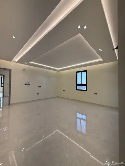 للبيع روف علوي مدخل سياره8غرف شمال الخميس الثمانين بسعر620 31